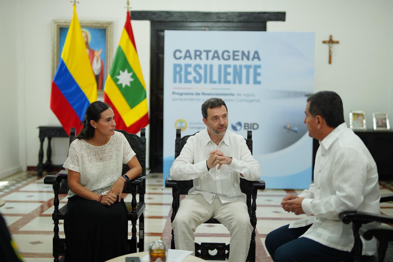 Alcaldía y el BID logran acuerdo para llevar agua potable a Barú Pueblo y rehabilitar La Bocana