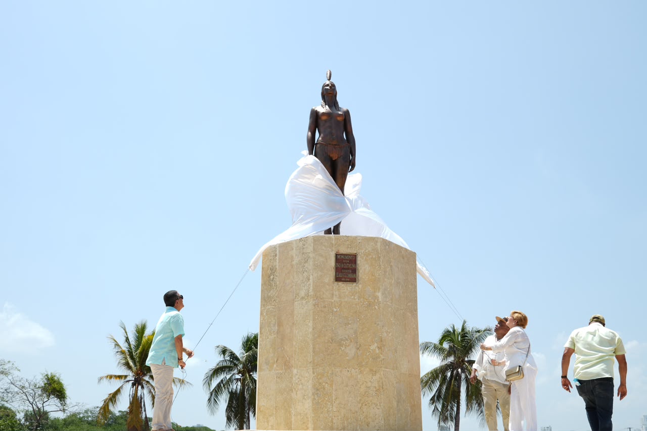 Con la develación de la restaurada India Catalina, alcalde de Cartagena reinauguró el ‘Nuevo Puerto Duro’