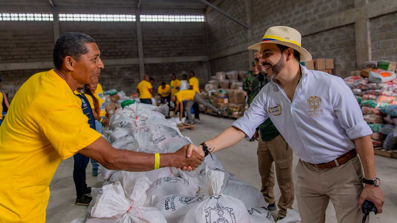 Presidente De La Espriella verificó la entrega de las primeras 480 toneladas de materiales para el Chocó