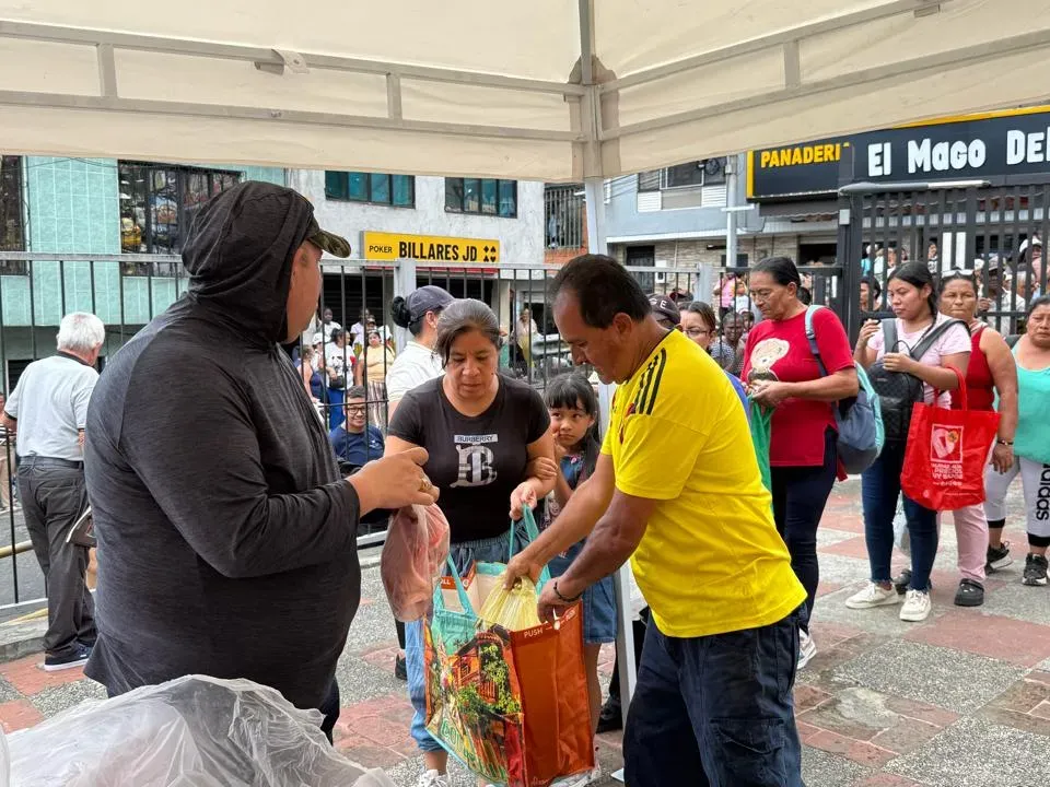 Empresario Alfonso Hilsaca Eljadue amplía ayudas a damnificados por el sismo en Pereira y Risaralda