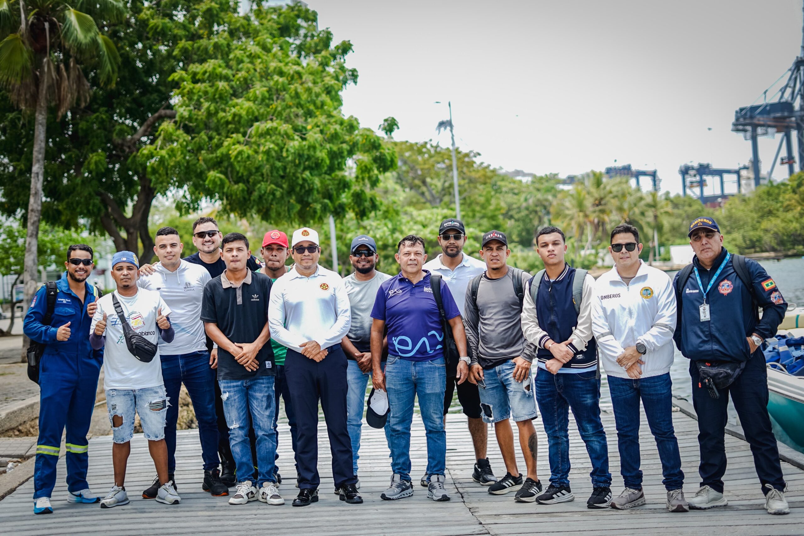 Bomberos de Cartagena fortalecen capacidades para atender emergencias marítimas