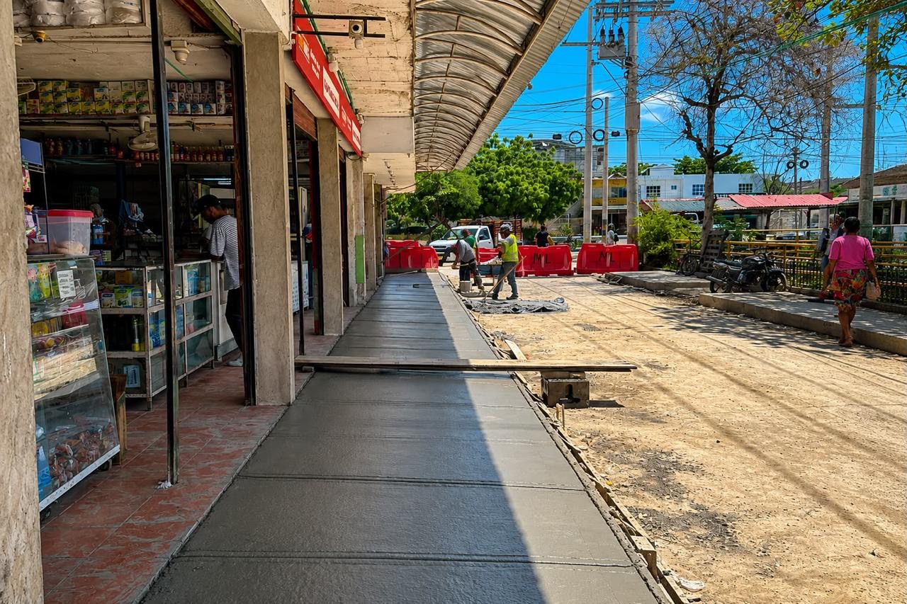 Nueva vía principal de Nuevo Oriente supera el 90 % de avance