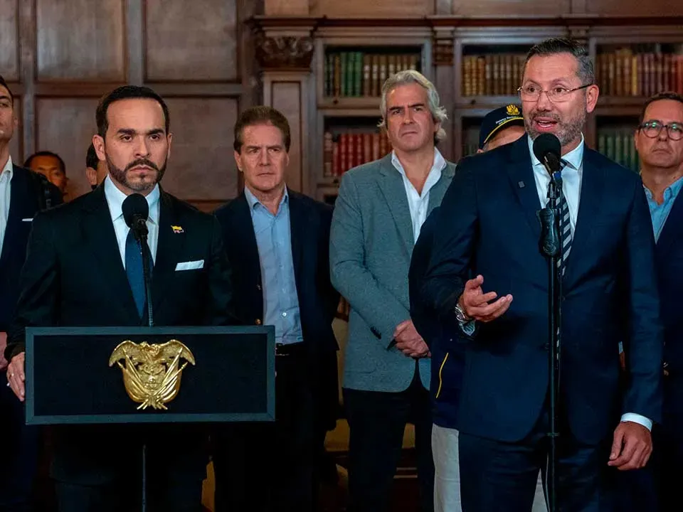 Gobierno y constructores ponen en marcha plan para reconstruir viviendas afectadas por el terremoto