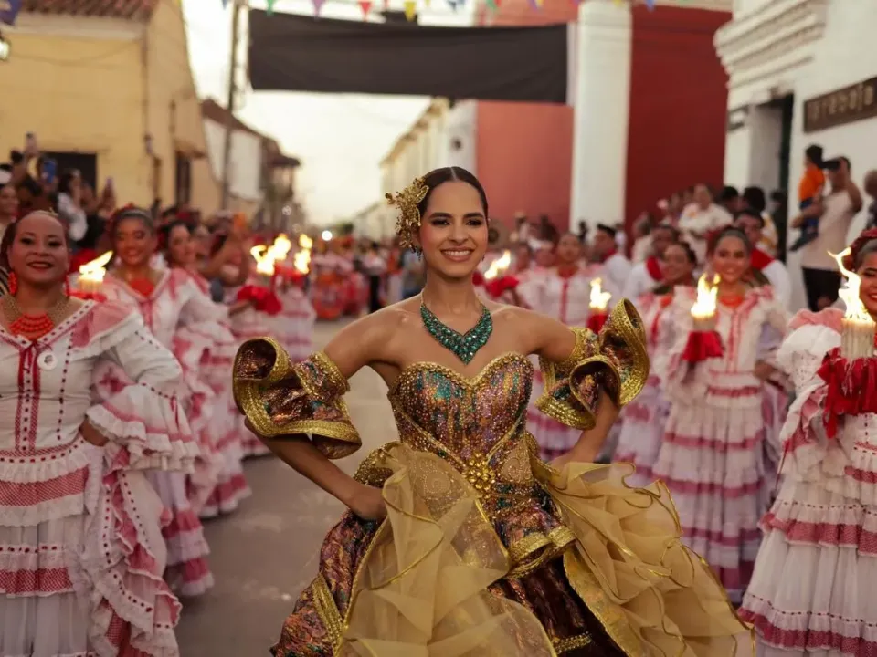 Reina 2027 lleva cumbia y Carnaval a las calles de Mompox