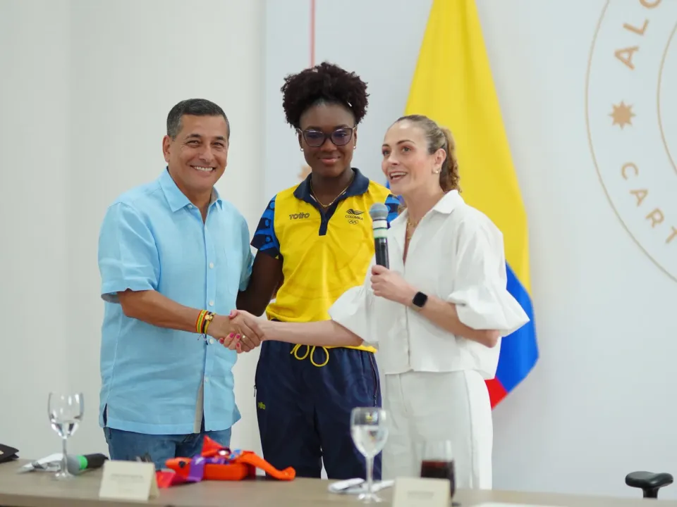 Dumek Turbay presenta ante la ministra Juliana Gutiérrez la apuesta de Cartagena como destino deportivo