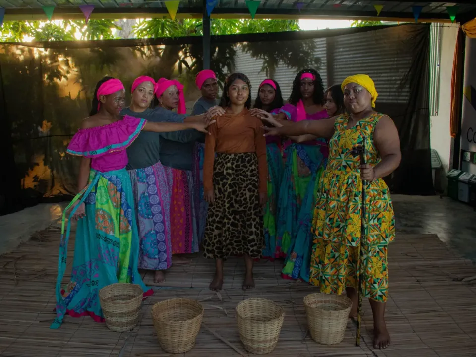 ‘Las Mujeres del Maíz’ llega al Teatro Adolfo Mejía para exaltar los saberes ancestrales del Caribe