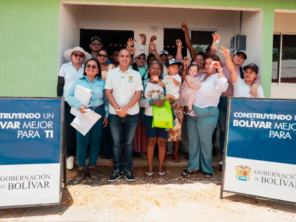 14 familias víctimas del conflicto reciben vivienda tras más de 15 años de espera en San Pablo