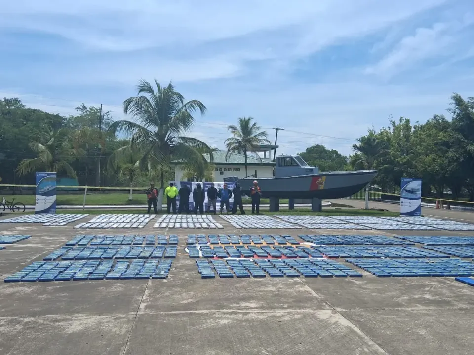 Incautan 4,6 toneladas de cocaína en dos operaciones marítimas en el Caribe