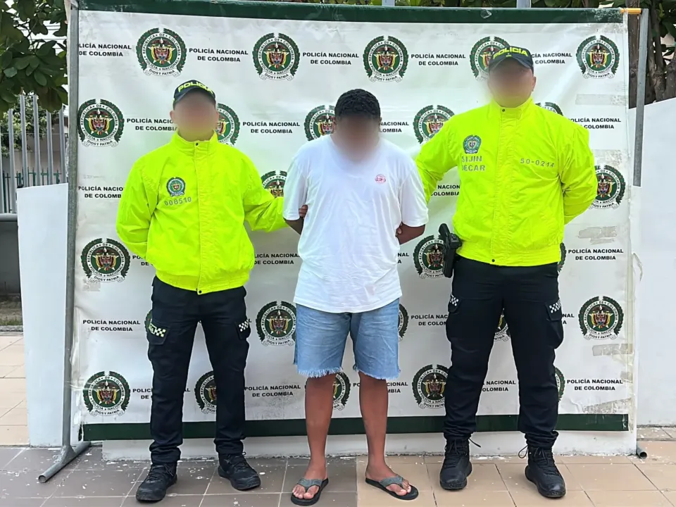Capturan en Cartagena a taxista señalado de hurtar celular a turista en el Centro Histórico