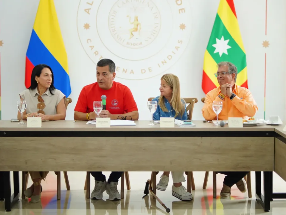 Vía Perimetral, nuevos buses de Transcaribe y transporte acuático, prioridades para Cartagena