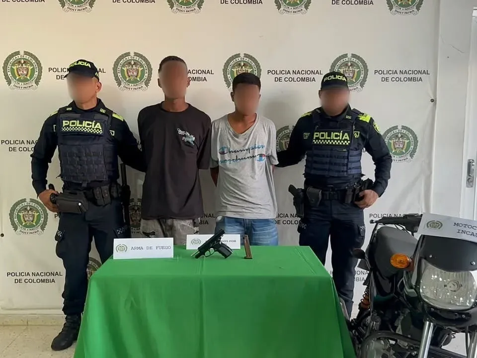 Tres capturados por hurto y porte ilegal de armas en Cartagena