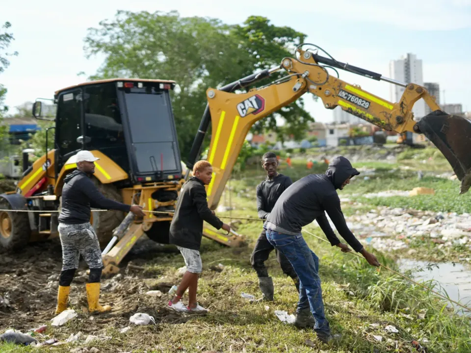 Basuras agravan las inundaciones en Cartagena: reportan 376 viviendas afectadas en 24 sectores