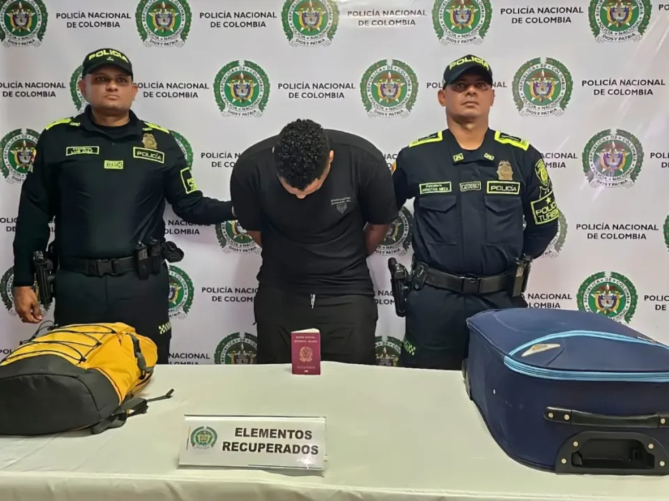 Policía recuperó pertenencias de turista italiano y capturó al taxista que le había hurtado
