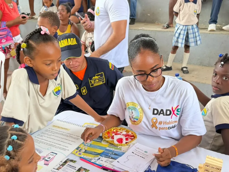 Distrito llevó servicios de salud, educación y trámites a Bocachica con 1.673 atenciones