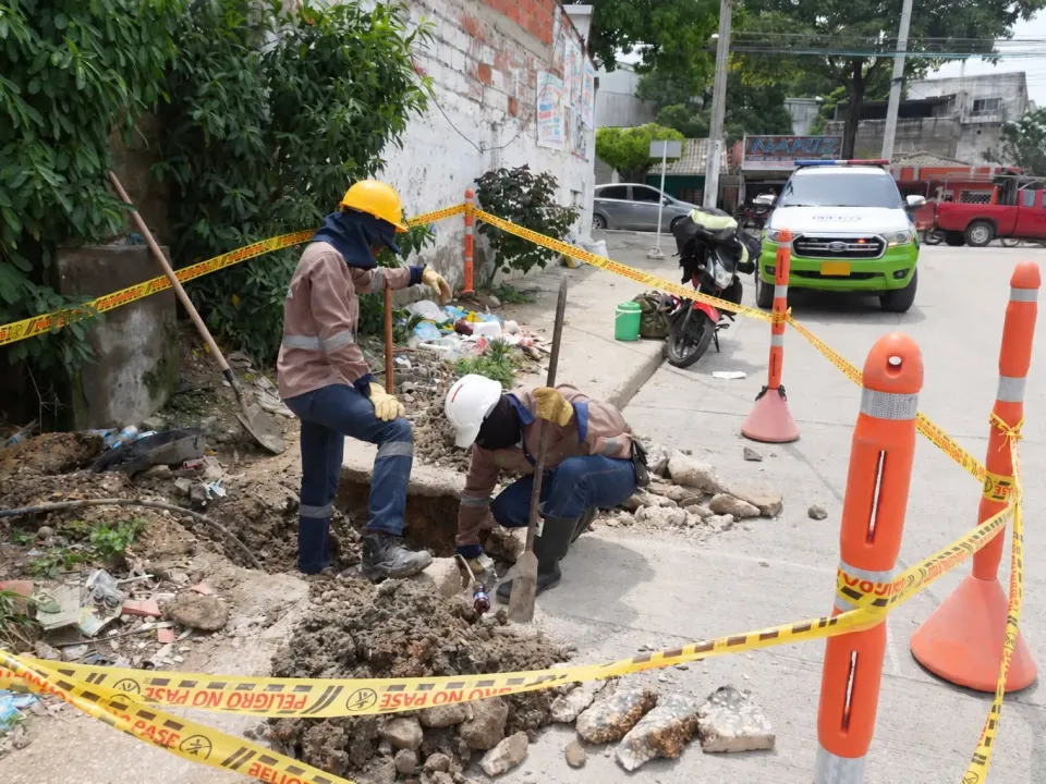 Detectan conexión ilegal de agua potable en un lavadero del barrio Olaya