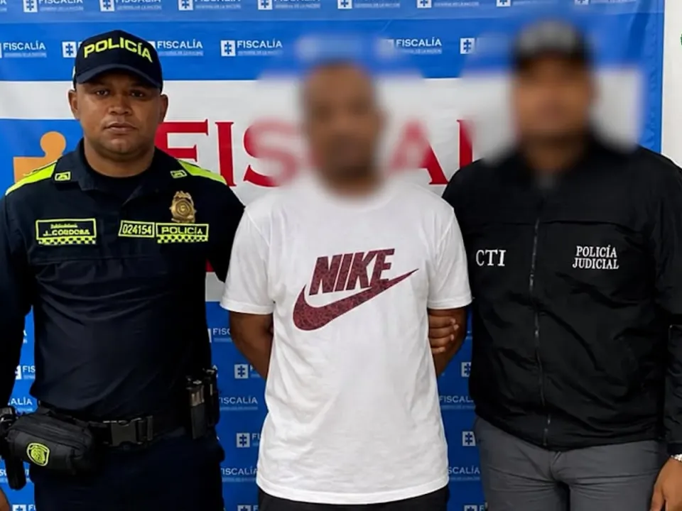 Presunta violencia contra sus madres lleva a dos hombres ante la justicia en Cartagena