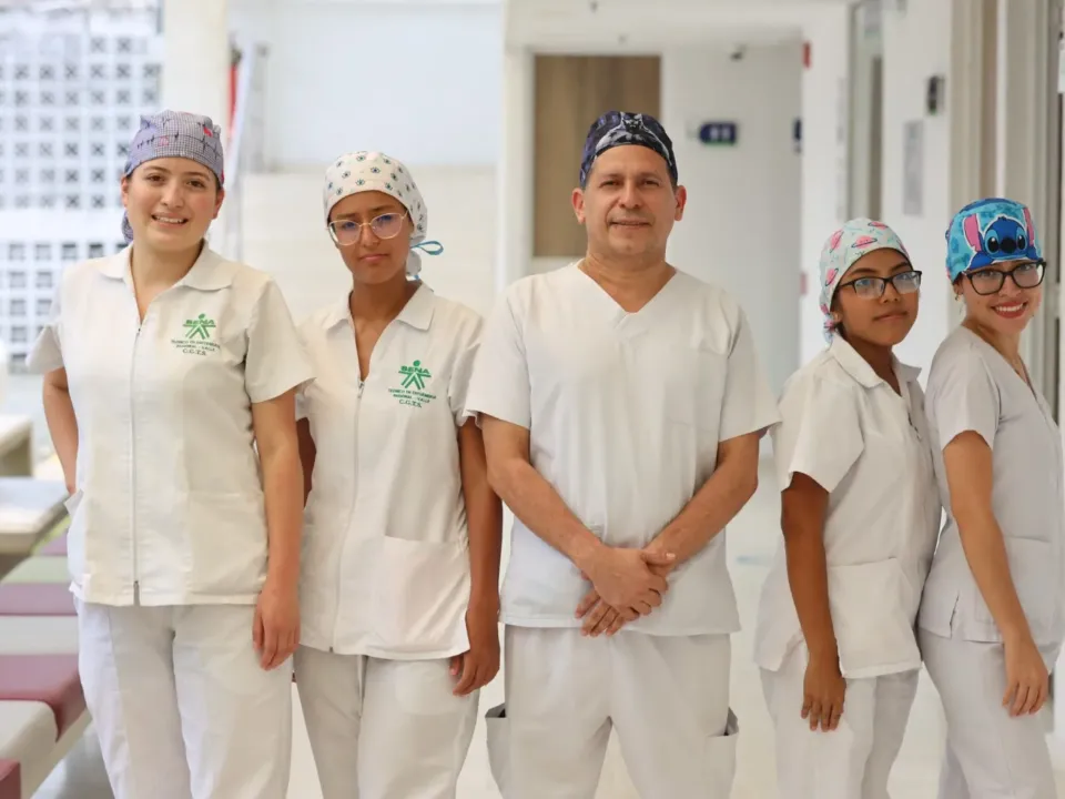 SENA abre 120 vacantes para médicos y enfermeros colombianos que quieran trabajar en España