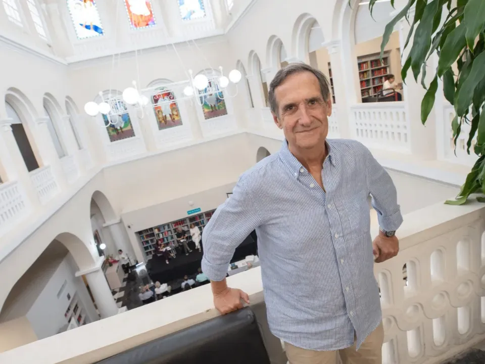Rector de Uninorte Adolfo Meisel recibe distinción Jaime Jaramillo Uribe