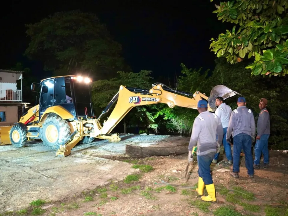 Cartagena interviene canales y evalúa daños para entregar ayudas a familias afectadas por las lluvias