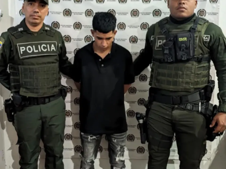 Capturan a hombre señalado de reclutar menores para las disidencias de las Farc mediante redes sociales
