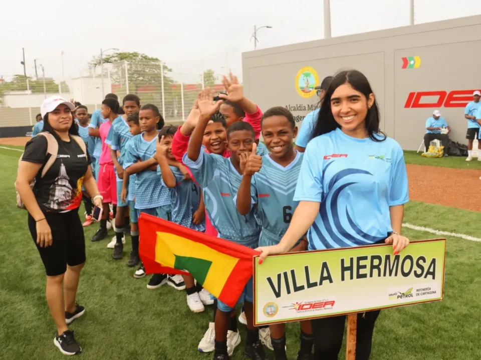 Torneo Deportivo Comunal Refinería Saludable–IDER 2026 reúne a jóvenes de 21 barrios de Cartagena