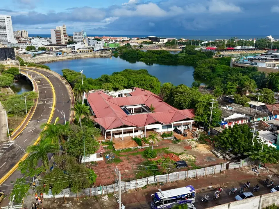 ¡Se acabó el abandono! alcalde Dumek inicia recuperación del Parque de la Comida Caribeña