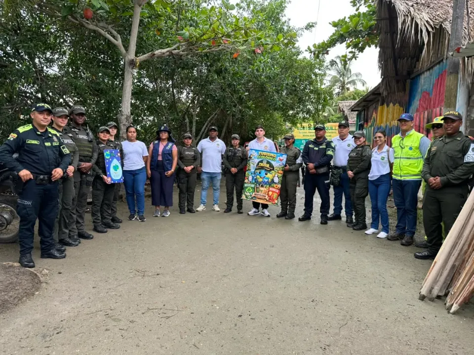 ¡En La Boquilla, la Policía Nacional promueve el cuidado del medio ambiente!