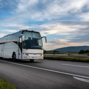 Seguros Mundial refuerza su apuesta por la movilidad segura y transporte turístico en la costa caribe