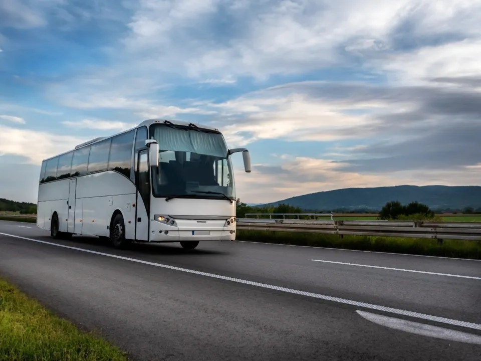 Seguros Mundial refuerza su apuesta por la movilidad segura y transporte turístico en la costa caribe 